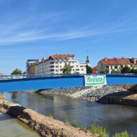 Bridge lifting construction