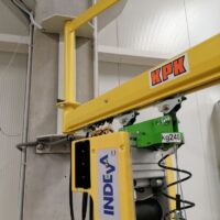 Wall slewing crane from KB system