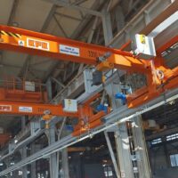 Wall slewing mobile crane 3200 kg