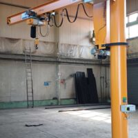 Slewing jib pillar crane 700 kg